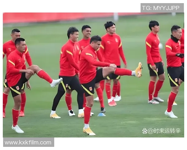 多位国际球星纷纷签约中国足球队 引发全球关注与讨论