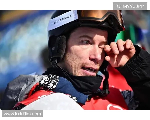 当传奇落泪那一刻足球场上最动人的真情瞬间